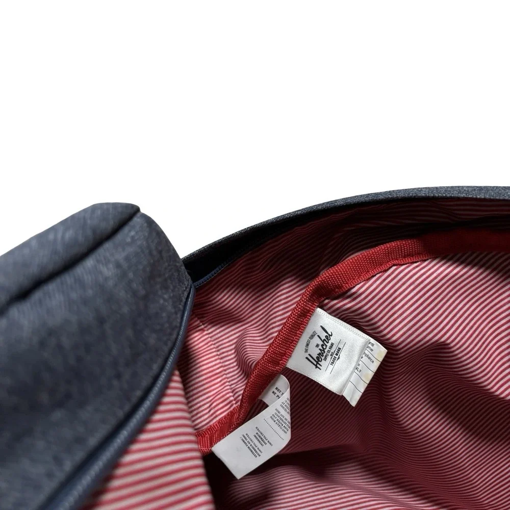 Herschel Supply Classic Backpack Blue Approx 13 x 18 x‎ 6